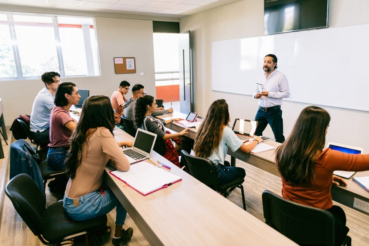 Can I get free therapy as a student?