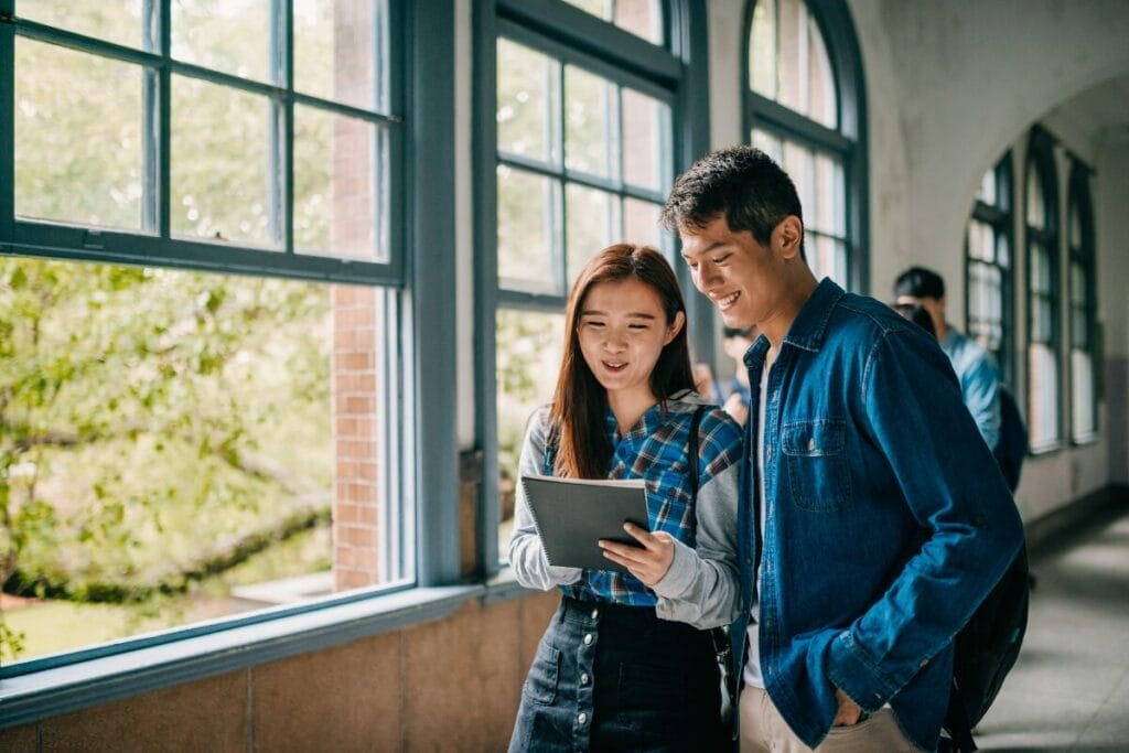 cost of living Bristol for students - scholarships